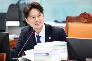 [경기도의회] 황대호 의원, 전국 최초 체육인 기회소득 추진 촉구